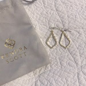 KENDRA SCOTT SOPHEE EARRINGS-never been worn